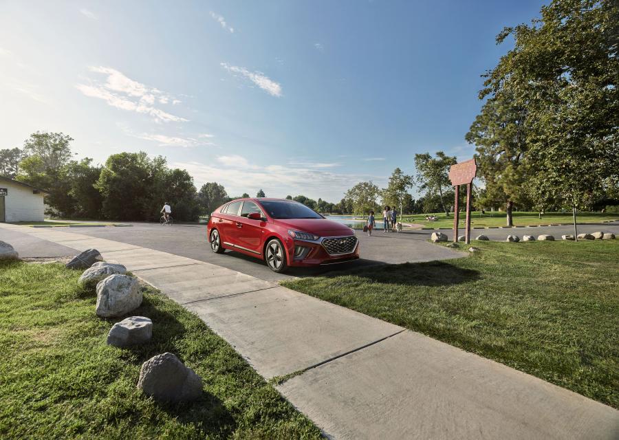  Hyundai IONIQ hybrid (AE) 2019 года  (NA) (фото 6 из 20)